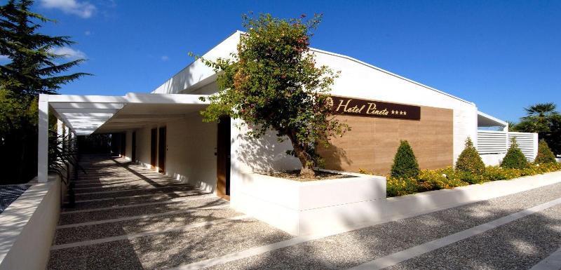 Hotel Pineta Wellness & Spa Ruvo di Puglia Exteriör bild