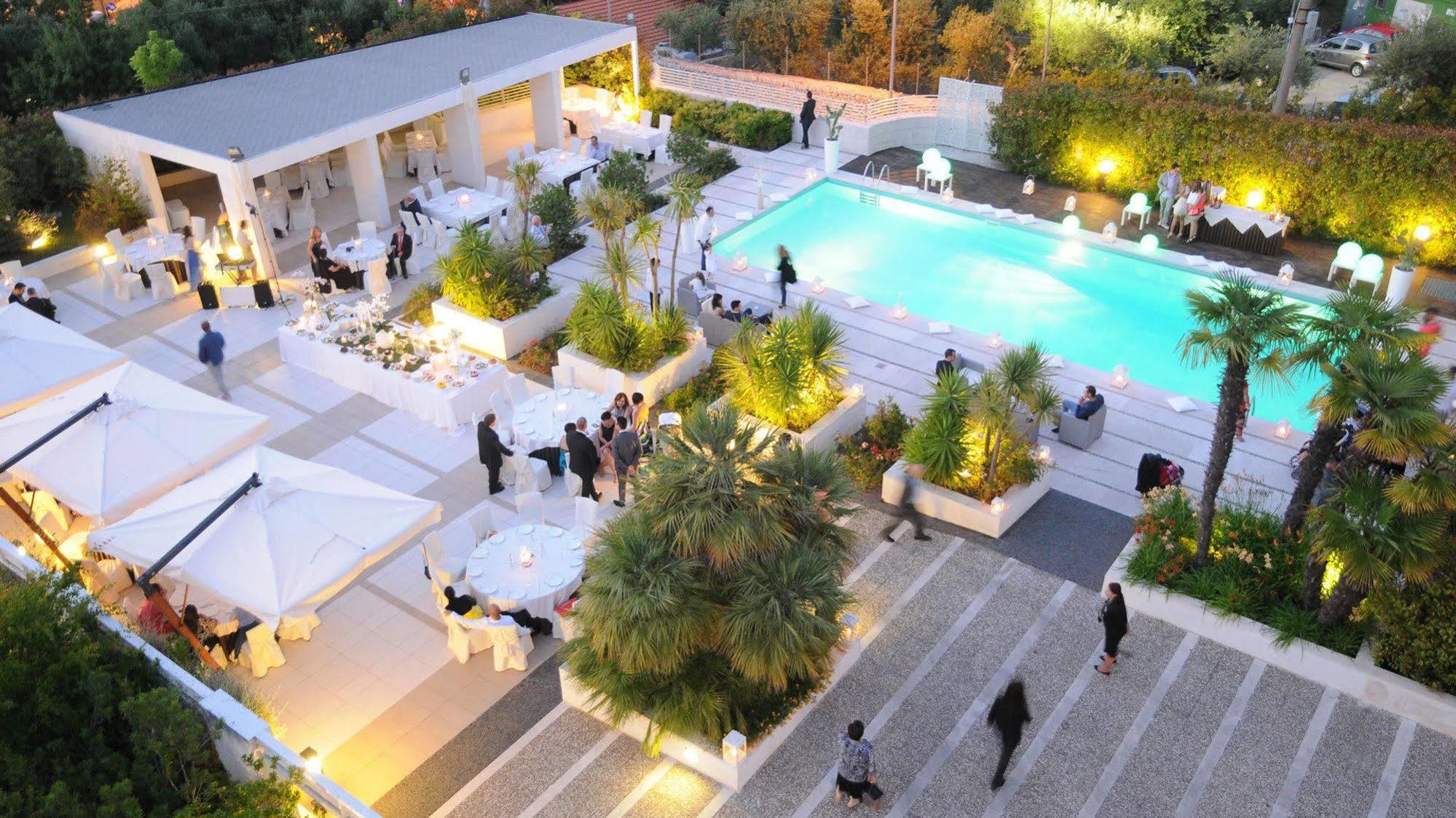 Hotel Pineta Wellness & Spa Ruvo di Puglia Exteriör bild